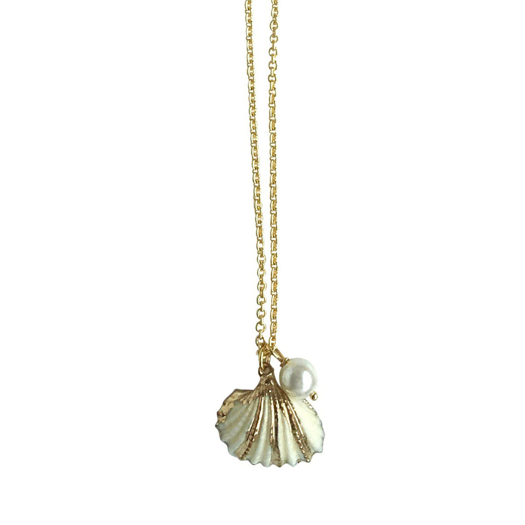 La La Sea Shell Pendant